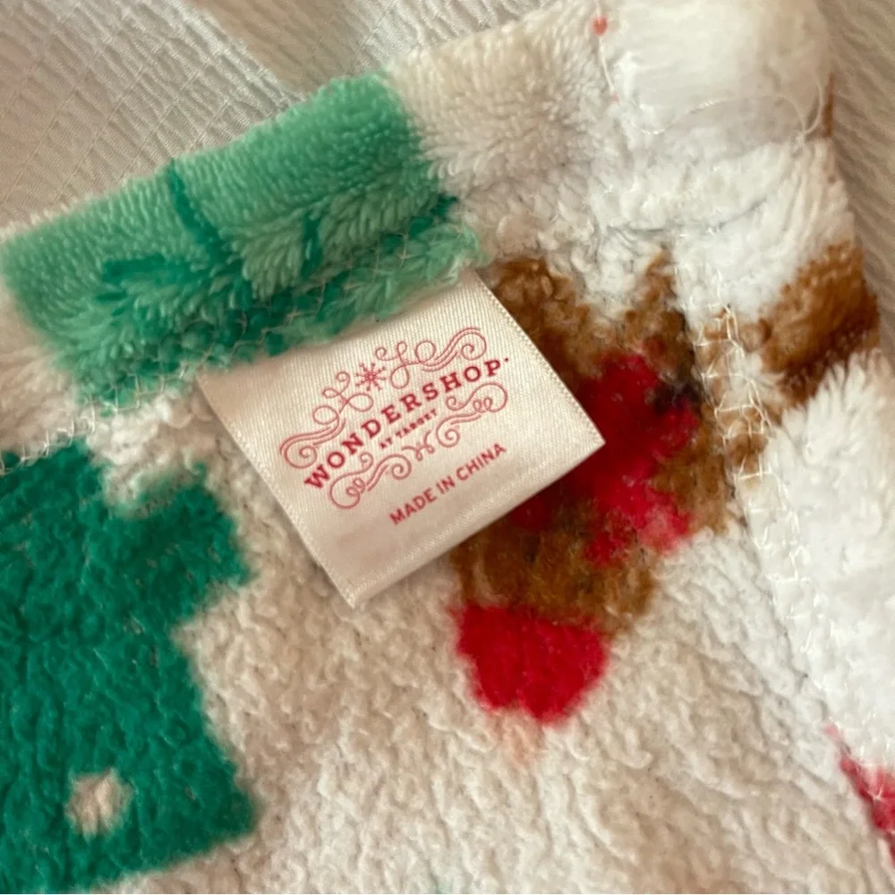 2023 Target Wondershop Holiday Plush Throw Blanket